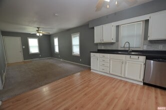 4785 NE 30th St in Des Moines, IA - Building Photo - Building Photo