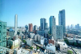 24-16 Queens Plaza S in Queens, NY - Building Photo - Building Photo