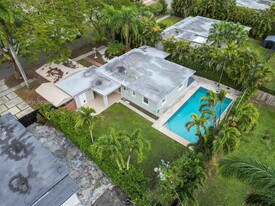 5940 SW 47th St in Miami, FL - Building Photo