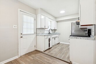 9466 Phillip Ave in Norfolk, VA - Building Photo - Building Photo