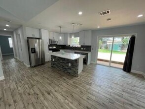 2606 Aylesbury Ln in Austin, TX - Building Photo - Building Photo