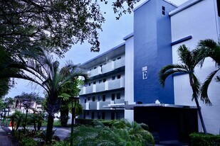 1351 NE 191st St, Unit #E217 in Miami, FL - Building Photo
