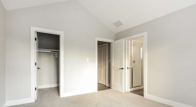 48 Central Greens Blvd in Indianapolis, IN - Building Photo - Building Photo