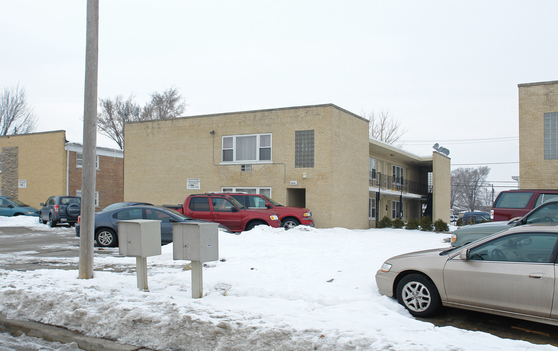 10536 Crown Rd in Franklin Park, IL - Building Photo