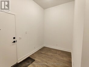 2485 Taunton Rd in Oakville, ON - Building Photo - Building Photo