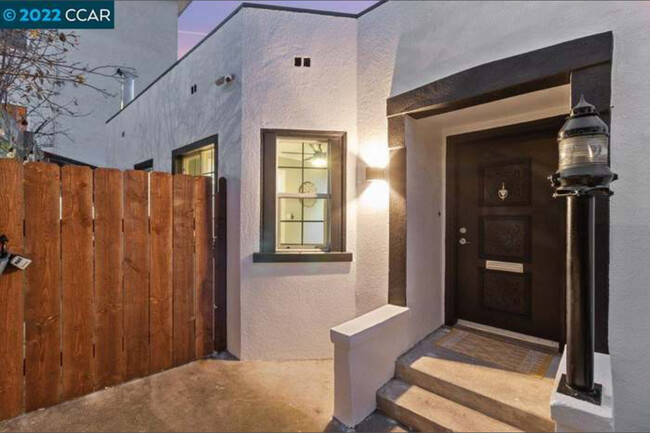 1409 E 24th St in Oakland, CA - Building Photo - Building Photo