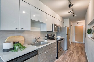 Angeline Apartments in Seattle, WA - Building Photo - Building Photo