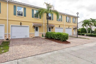 1633 Napoli Dr W in Sarasota, FL - Building Photo - Building Photo