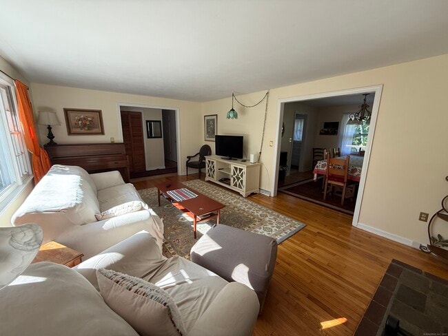 475 Saw Mill Rd in Guilford, CT - Building Photo - Building Photo