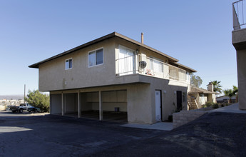 1260 Deseret Ave in Barstow, CA - Foto de edificio - Building Photo