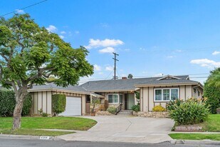 6204 S Corning Ave in Los Angeles, CA - Building Photo