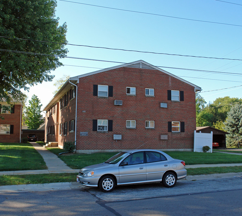 Snowhill Manor in Springfield, OH - Building Photo