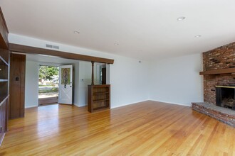 9911 Gierson Ave in Los Angeles, CA - Building Photo - Building Photo