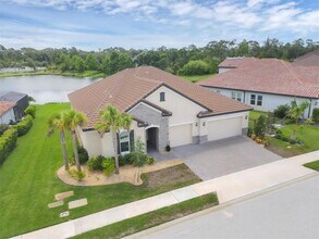 7228 Great Egret Blvd in Sarasota, FL - Building Photo - Building Photo