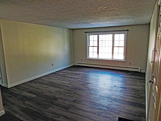 50 Brookside Dr in Exeter, NH - Building Photo - Building Photo