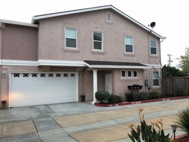 3979 Clara Lee Ln in Castro Valley, CA - Building Photo