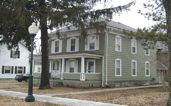 211 Walnut Blvd in Rochester, MI - Building Photo