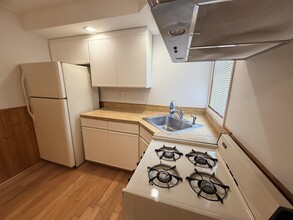 44 W 7th St, Unit 1F in Bayonne, NJ - Foto de edificio - Building Photo