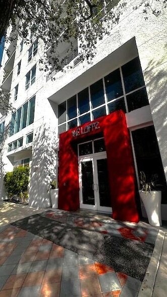 133 NE 2nd Ave, Unit 617 in Miami, FL - Building Photo - Building Photo