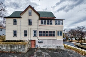 92 Pine St, Unit #2 in Malden, MA - Building Photo - Building Photo