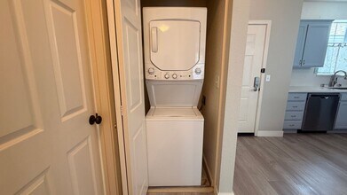 250 Santa Fe Terrace in Sunnyvale, CA - Building Photo - Building Photo