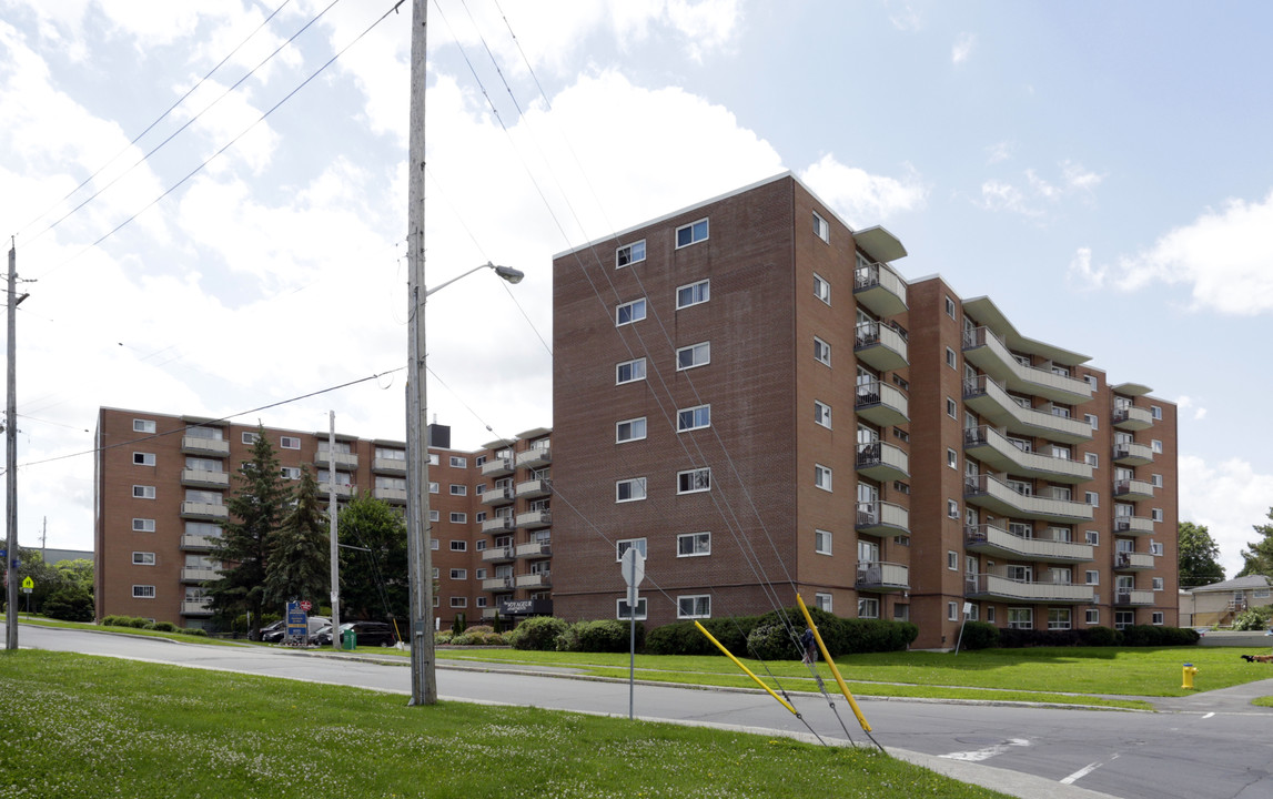 The Voyageur Apartments in Ottawa, ON - Building Photo