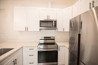 6165 Henderson Dr in La Mesa, CA - Building Photo - Building Photo