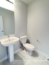 649 Hamsa St in Ottawa, ON - Building Photo - Building Photo