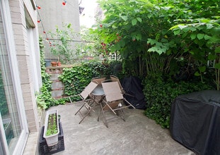 3128 30th St, Unit 1 in Astoria, NY - Building Photo - Building Photo
