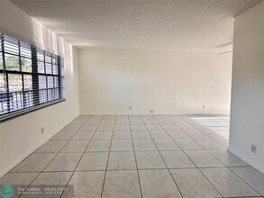 4263 Oak Terrace Dr in Greenacres, FL - Building Photo - Building Photo