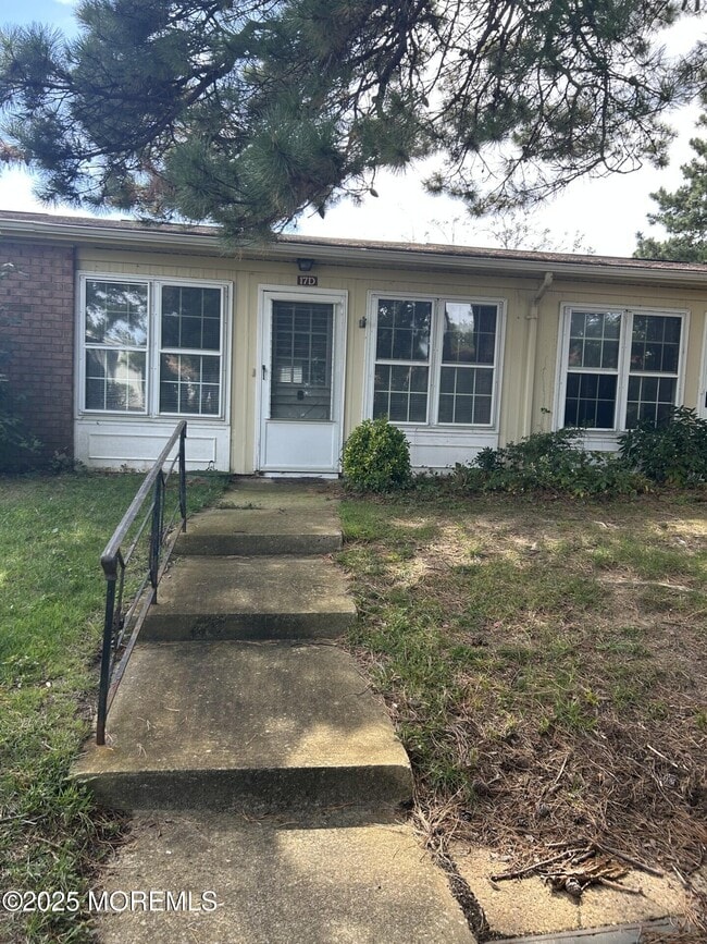 property at 17 D Cambridge Cir