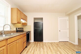 212 Shamrock Rd in Charlottesville, VA - Building Photo - Building Photo