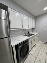 164 Kennedy Dr in Bridgeport, CT - Building Photo - Building Photo