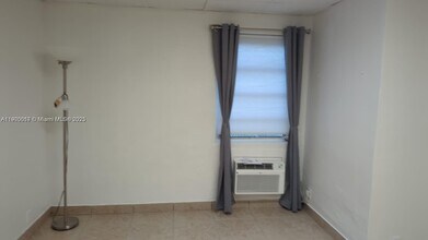 17 NE 2nd Ave in Dania Beach, FL - Building Photo - Building Photo