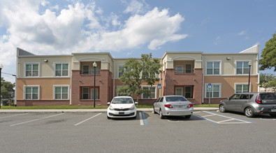 Dozier Apartments in Jacksonville, FL - Building Photo - Building Photo