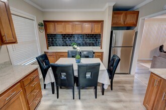 1509 N Hawthorne Ln, Unit BEDROOM 1B in Indianapolis, IN - Building Photo - Building Photo