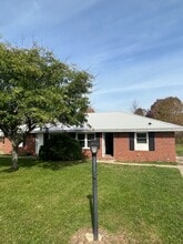 FIELDCREST APARTMENTS in Upland, IN - Foto de edificio - Interior Photo