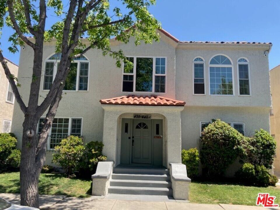 440 N Orange Grove Ave in Los Angeles, CA - Building Photo