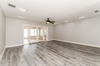 2228 Treehaven Cir in Ft. Myers, FL - Building Photo - Building Photo