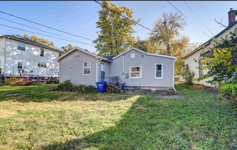 2002 Garfield St in Clinton, IA - Building Photo - Building Photo