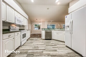 6351 Hampton Pointe Cir in Lakeland, FL - Building Photo - Building Photo