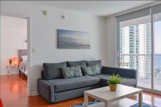 1101 Brickell Ave in Miami, FL - Building Photo - Building Photo