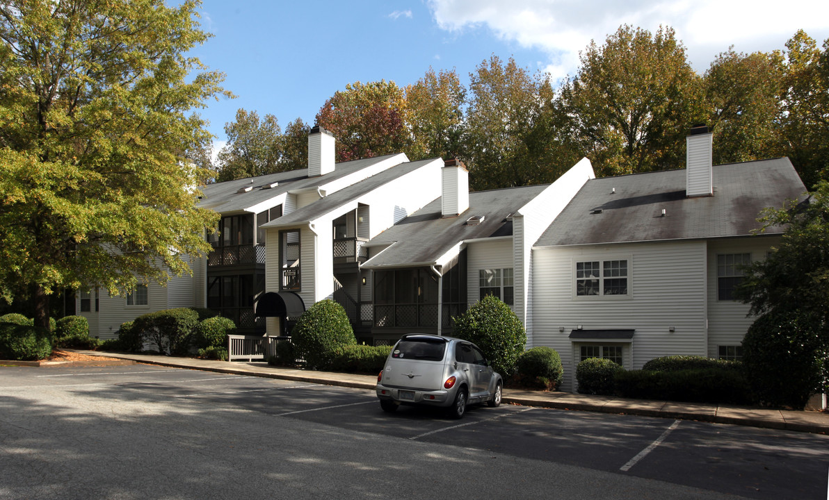 The Hedges Apartments in Greensboro, NC - Building Photo