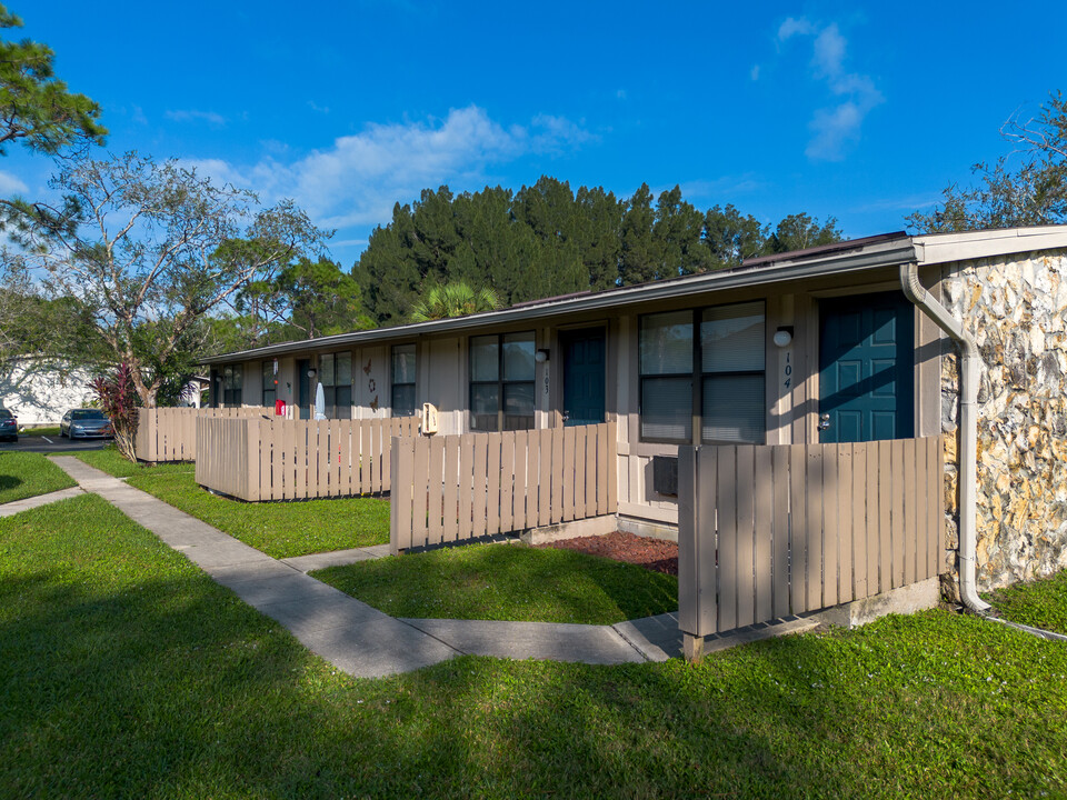 Hidden Acres in Sarasota, FL - Building Photo