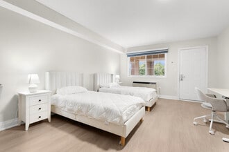 The Terrace on Lundy's in Niagara Falls, ON - Building Photo - Building Photo