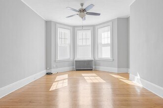 128 Oak St in Weehawken, NJ - Building Photo - Building Photo