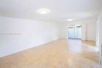 14378 SW 96th Terrace in Miami, FL - Building Photo - Building Photo