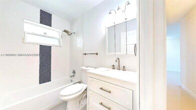 22220 SW 112th Ave in Miami, FL - Building Photo - Building Photo