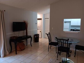 1509 Hawthorne Pl in Wellington, FL - Building Photo - Building Photo