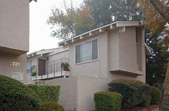 2223 Q St in Sacramento, CA - Building Photo - Building Photo